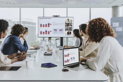 ClickShare-Present_in-meeting