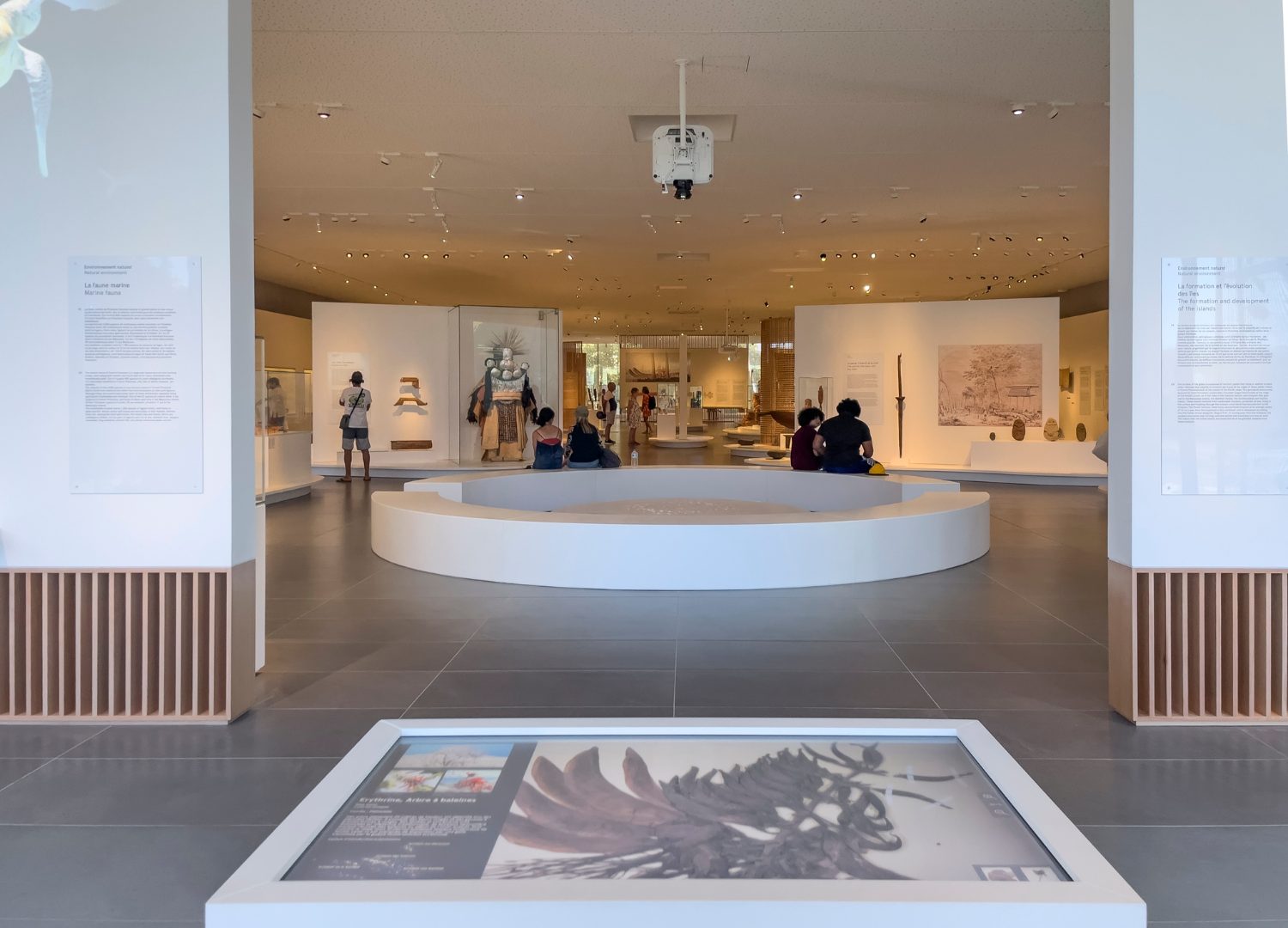 Musée-Tahiti-Videlio-scenotechnique-scenographie-muséograohie-audiovisuelprojection-lumière