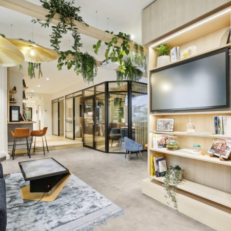 Illustration des solutions audiovisuelles interactives déployées par Videlio pour le concept store de Bouygues Immobilier - 3