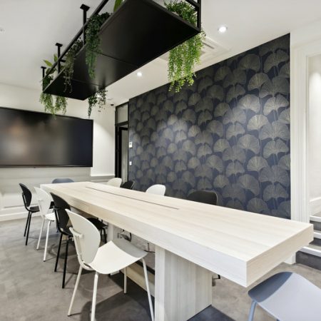 Illustration des solutions audiovisuelles interactives déployées par Videlio pour le concept store de Bouygues Immobilier - 1