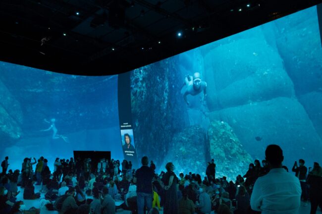 Illustration du dispositif immersif avec videoprojection à 360 degrés et son spatialisé réalisé par Videlio pour JAM CAPSULE - scénographie immersive - 1