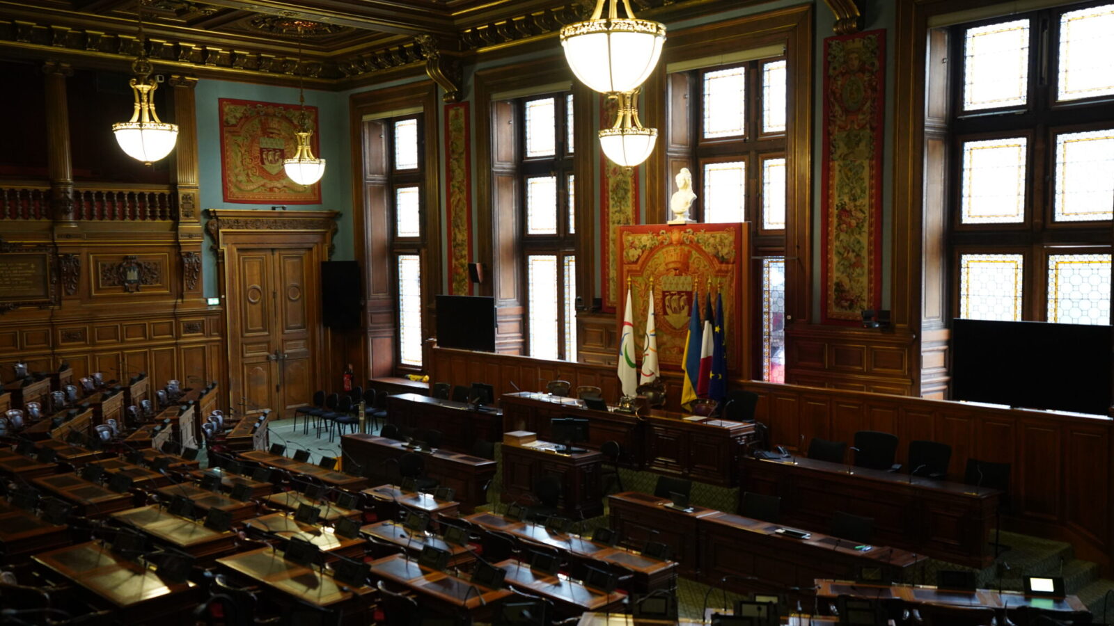 Illustration du système de conférence, équipé de 163 postes, modernisés par Videlio pour l'hémicycle Mairie de Paris - 4