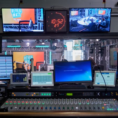 Illustration du dispositif audiovisuel déployé par Videlio pour transformer le Studio Mouv’ de France Radio - 2