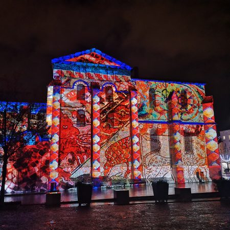 Illustration de la projection immersive et mapping déployés par Videlio dans plusieurs villes pour La Région de Lumières - 2