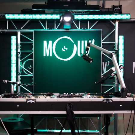Illustration du dispositif audiovisuel déployé par Videlio pour transformer le Studio Mouv’ de France Radio - 4