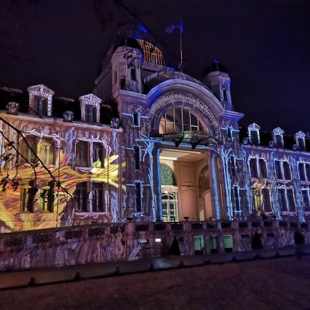 Illustration de la projection immersive et mapping déployés par Videlio dans plusieurs villes pour La Région de Lumières - 1