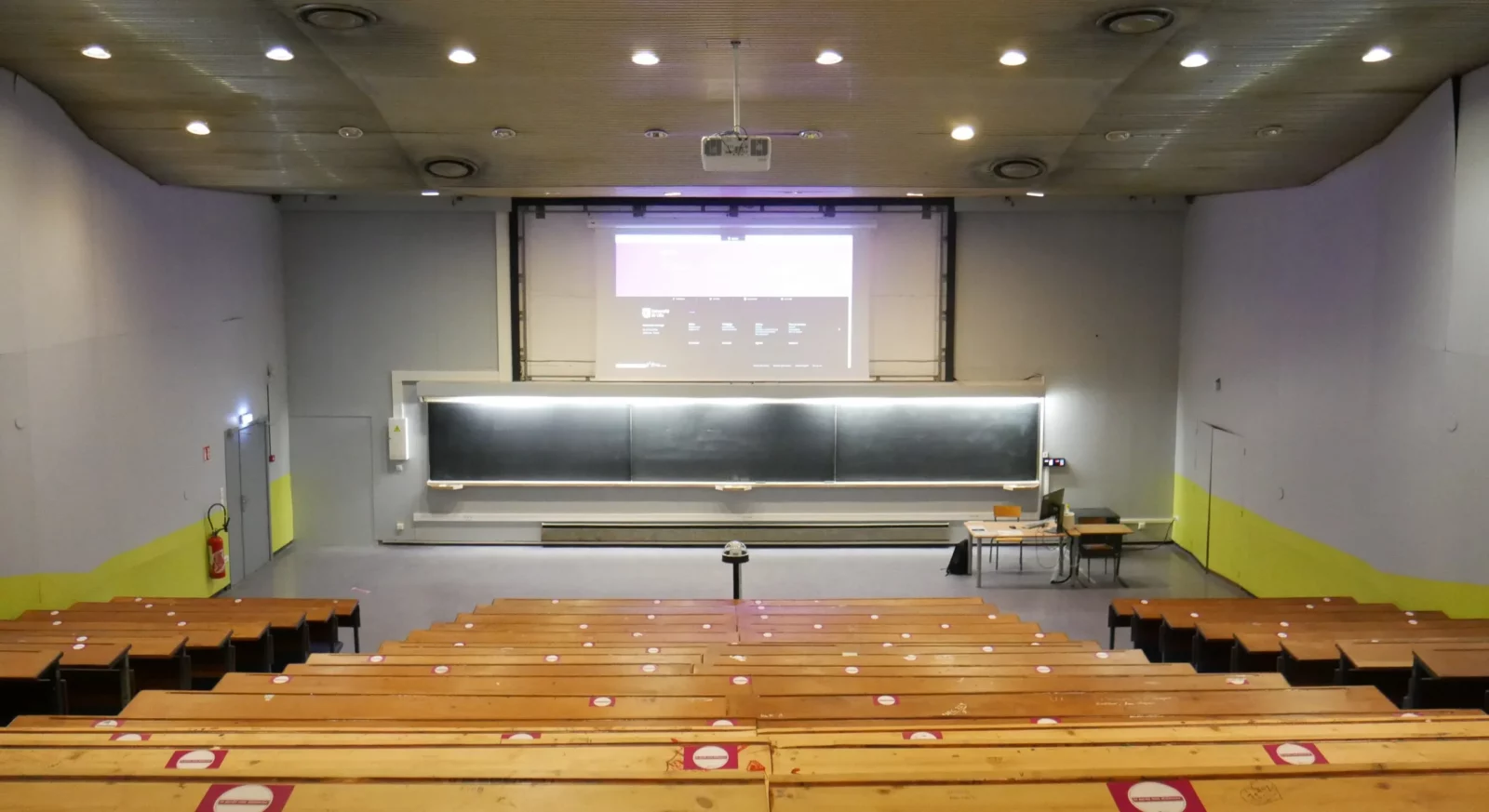 2020 UNIVERSITE LILLE Amphitheatre Sonorisation