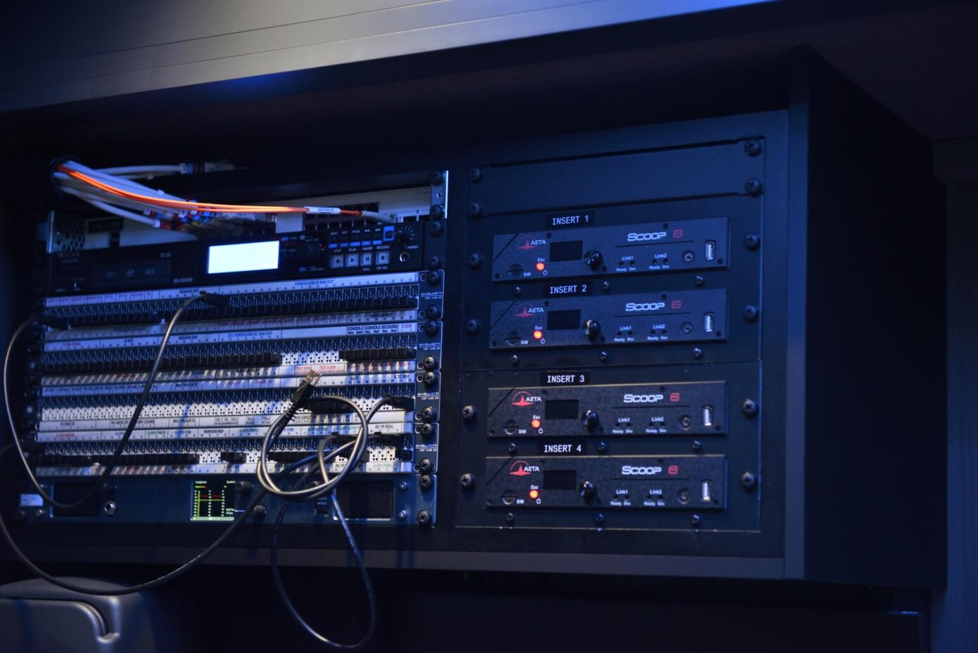 Baie technique et équipements d’une infrastructure de post-production audiovisuelle