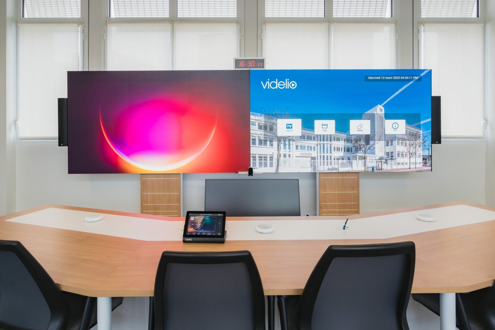 Salle De Control Experience Center