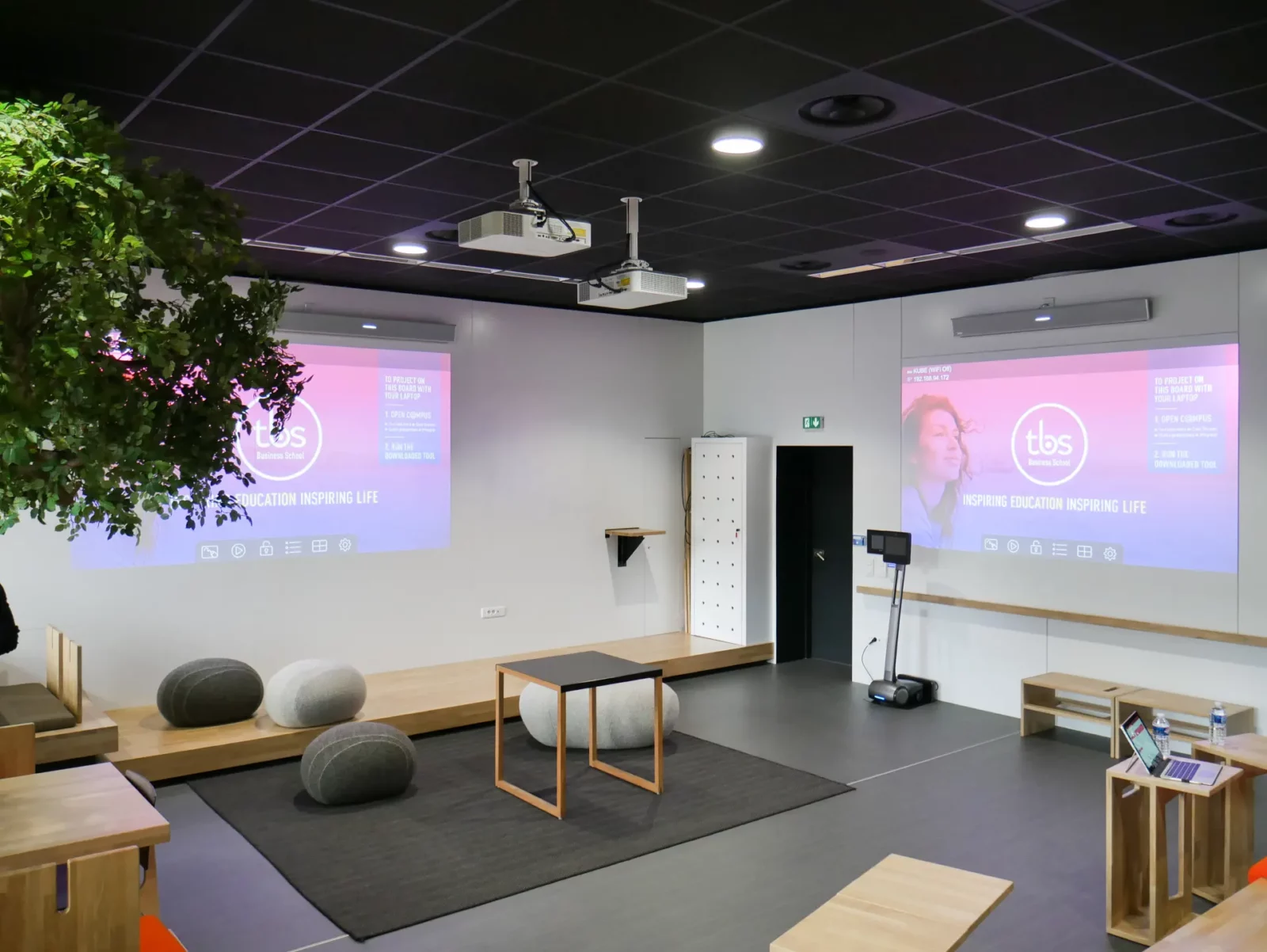 TBS The Kube (2019) Salle De Classe